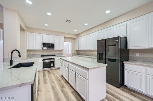 Photo - 9272 W Viking Rd