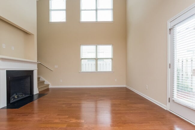 Photo - 3738 Humber Ct