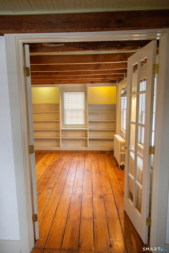 Photo - 1187 Mt Carmel Ave