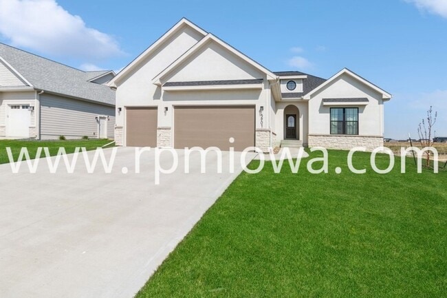 Building Photo - EXECUTIVE RANCH!  5 Bedroom, 3 Bathroom Home in Ankeny!!