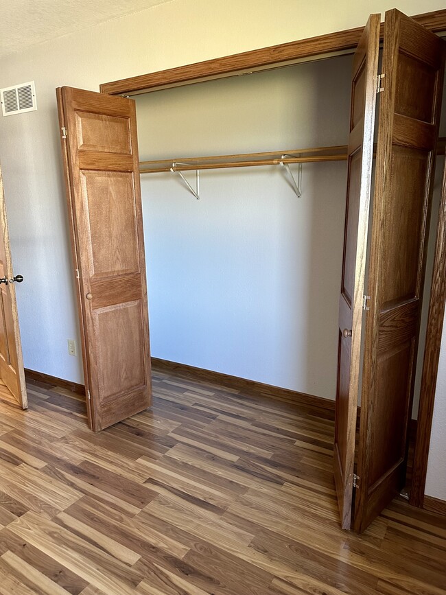 Photo - E1592 Raymond Dr