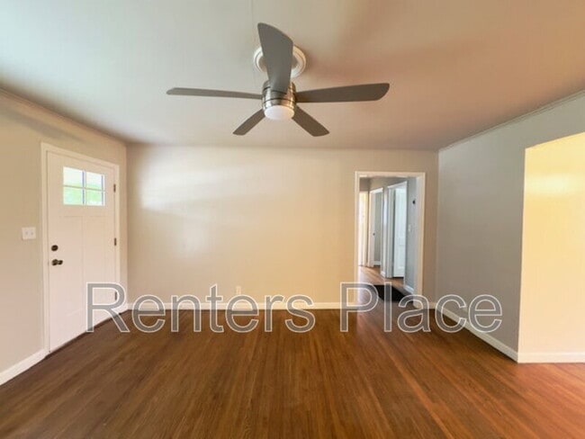 Photo - 208 E 45th Pl