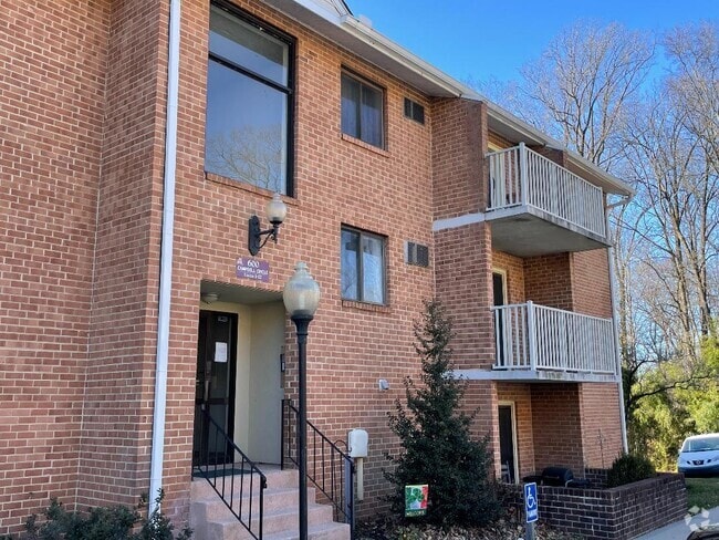 Building Photo - 600 Campbell Cir Unit #5 Rental