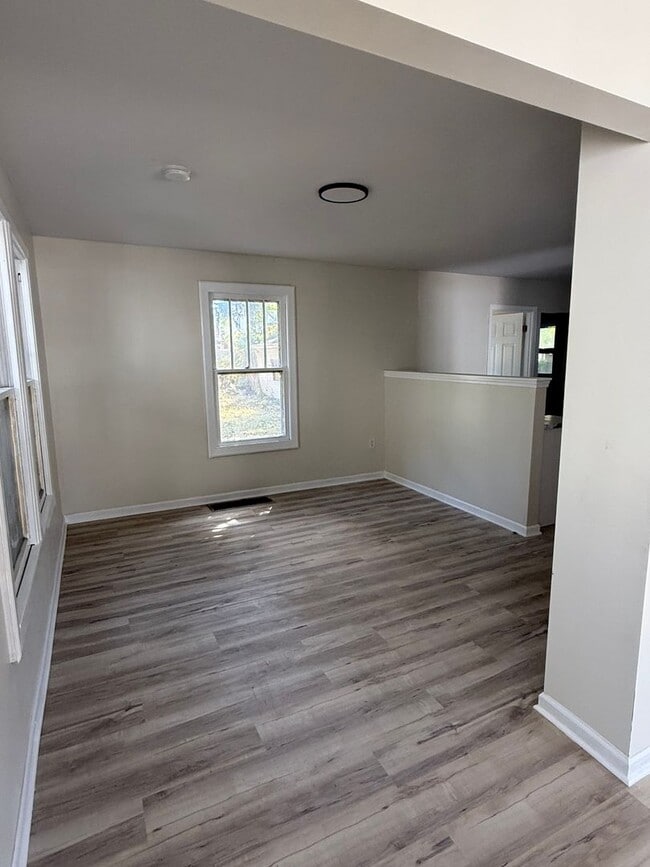 34 W Bruce Ave