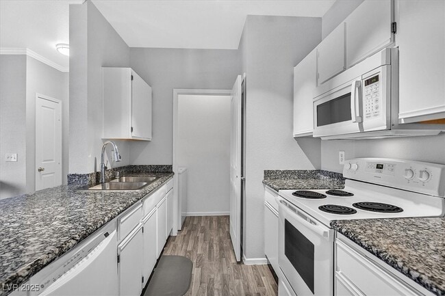 Building Photo - 2900 Sunridge Heights Pkwy Unit 1624