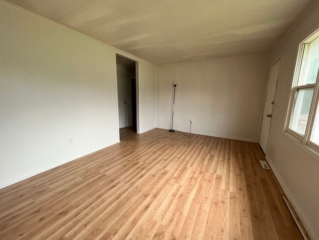 Photo - 464 E Hillside Ave