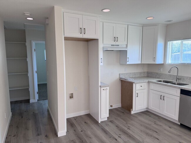 Photo - 3 Bedroom, 1 Bath Home, Fully Renovated