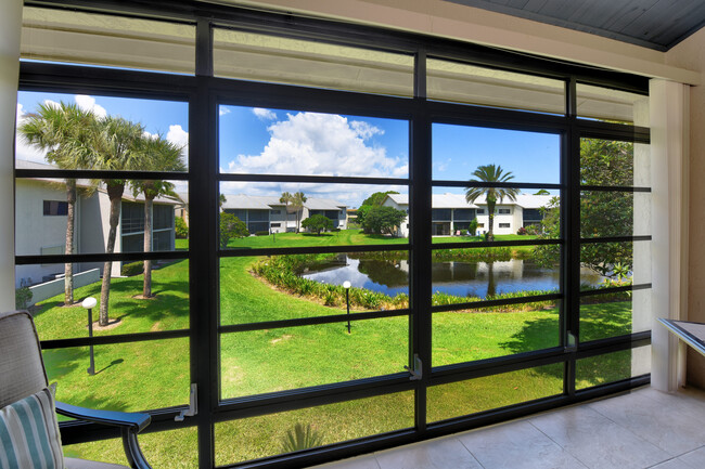 Building Photo - 3071 SE Aster Ln Unit 204 Rental