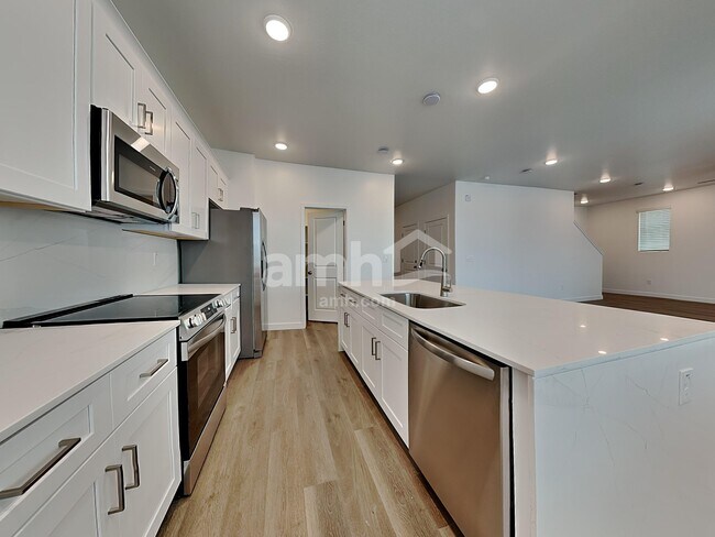 Photo - 9723 W Parkway Dr