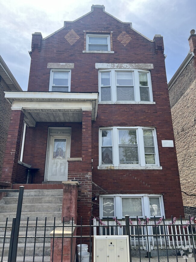 Building Photo - 3135 W 40th Pl Unit 2 nd Floor Rental