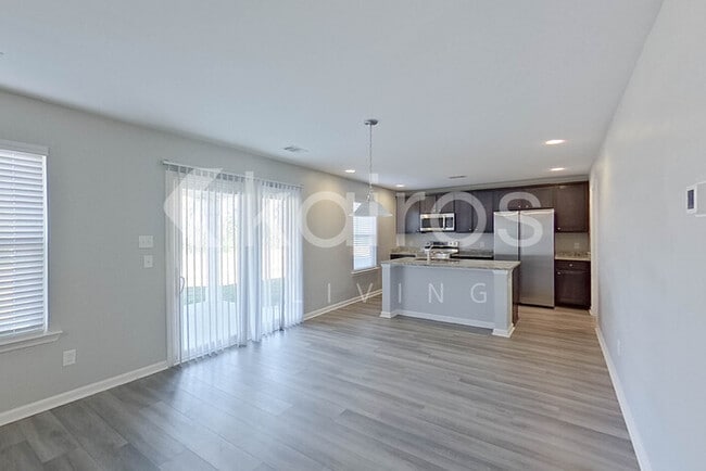 Photo - 102 Colonial Wy