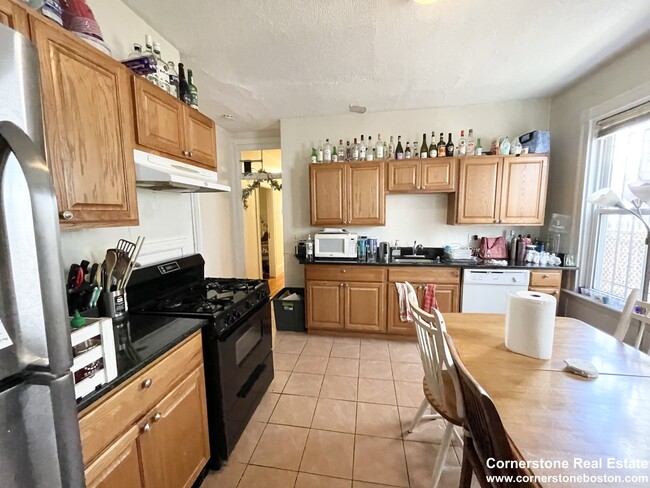 Building Photo - 55 Calumet St Unit 1