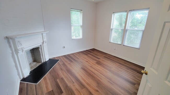 Photo - 409 Kingsboro St Unidad 2