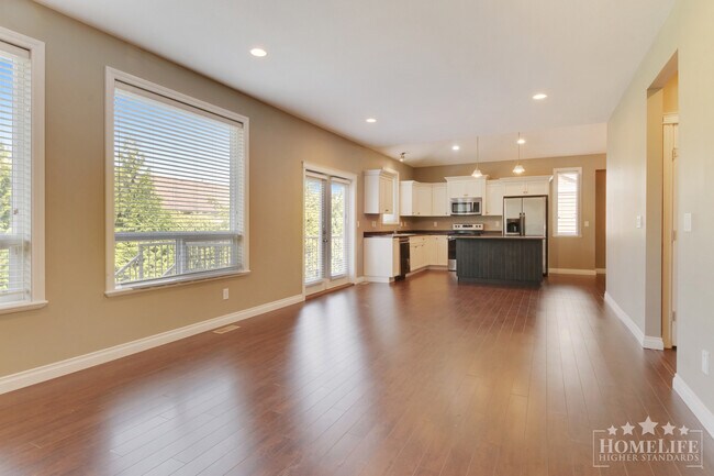 Comfortable & Spacious 3 Bed, 1 Den, & 2.5 Bath - Upper 2 floors of Home for Rent in Promontory!