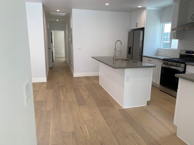 Photo - 1346 S Mansfield Ave Unit 1348.5