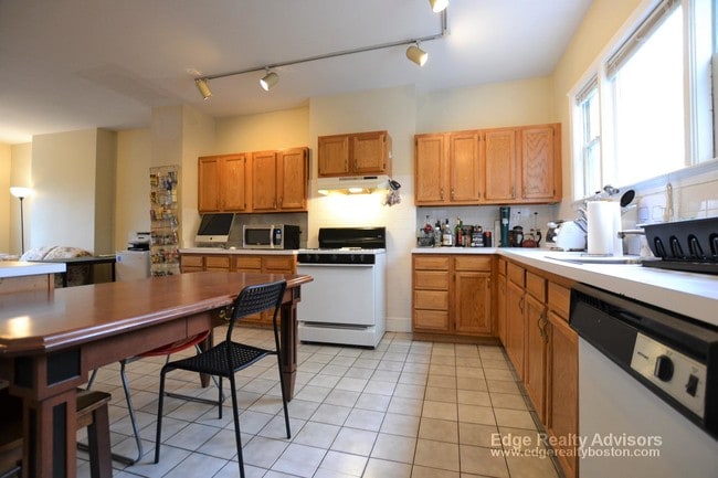 Photo - 14 Woodmont St