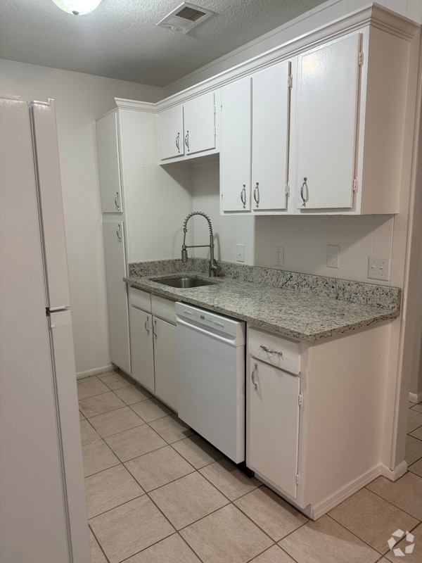 Building Photo - 6760 Prutzman Rd Rental