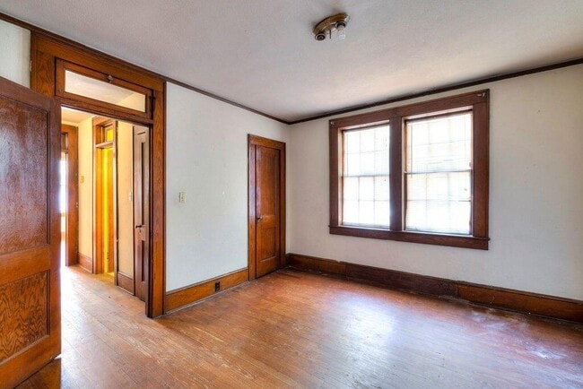 Photo - 25 W Charlotte Ave