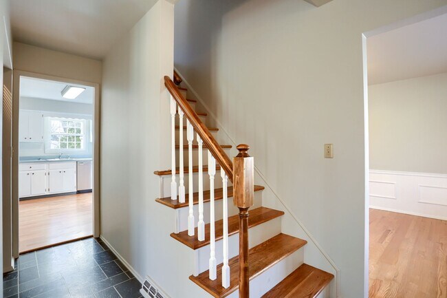 Photo - 332 Deerfield Rd