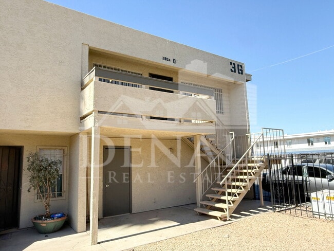 Building Photo - 2804 N 43rd Ave Unit D