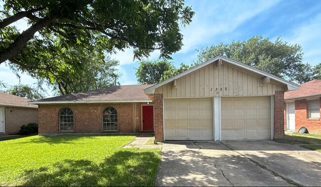 Building Photo - 1355 Tenderden Dr Rental