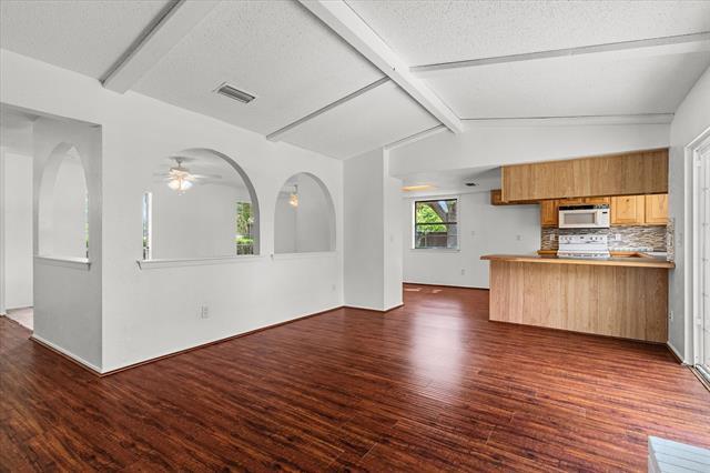 Photo - 2804 Royal Oaks Dr