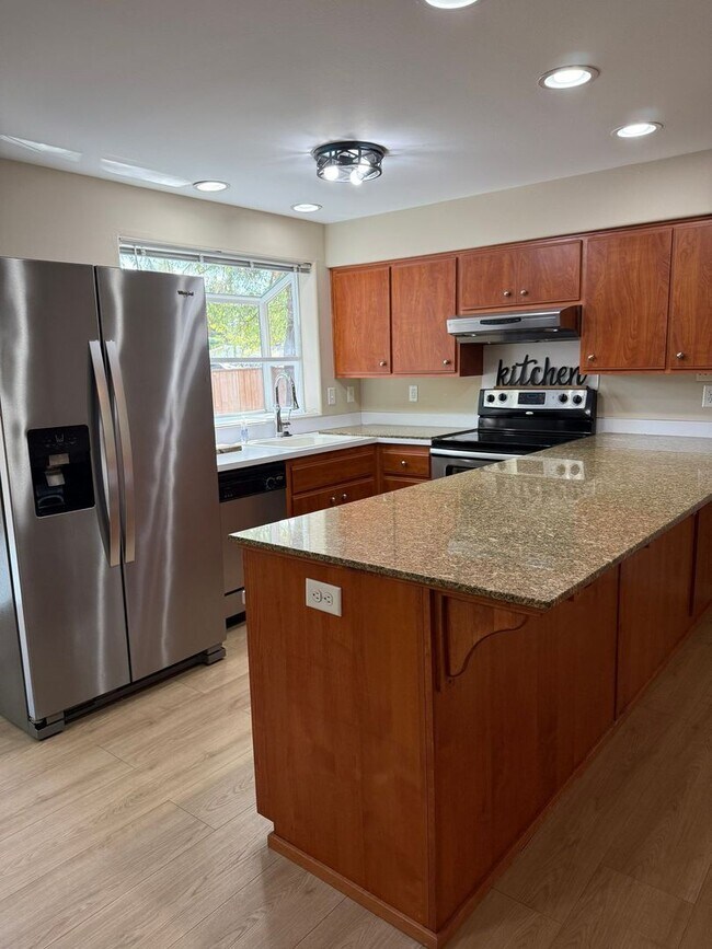 Photo - 870 Spurlock St