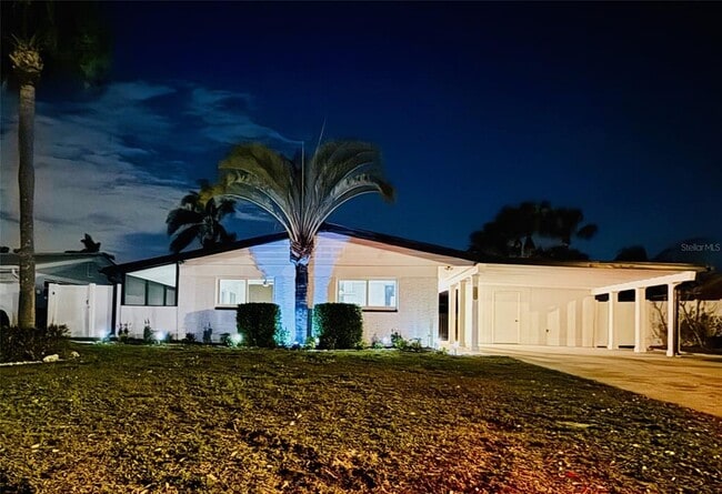 Building Photo - 3930 E Eden Roc Cir