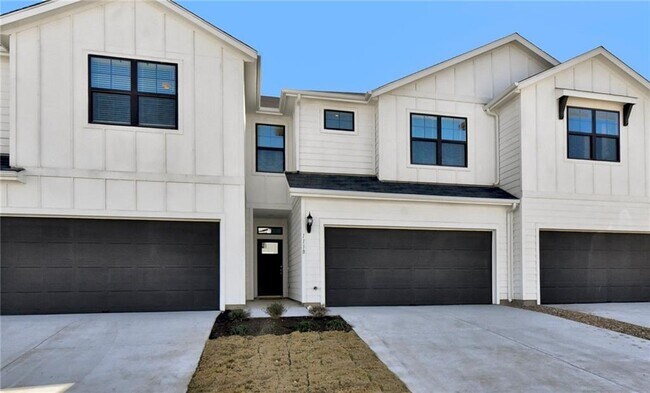 Photo - 111 Amber Fields Trail Townhome