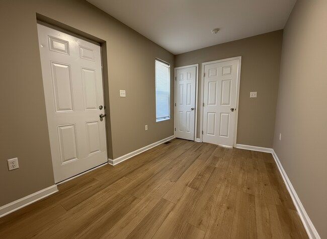 Building Photo - 978 N 45th St Unit 1