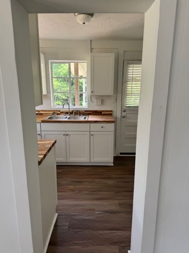 Photo - Completely renovated near The Greenway