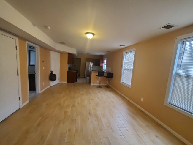 Building Photo - 81 Summer Ave Unit 3 Rental