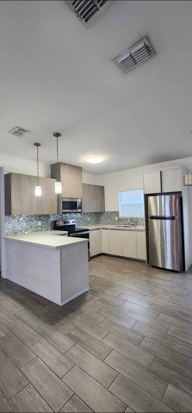 Photo - 807 W Garrison Dr Unit #2