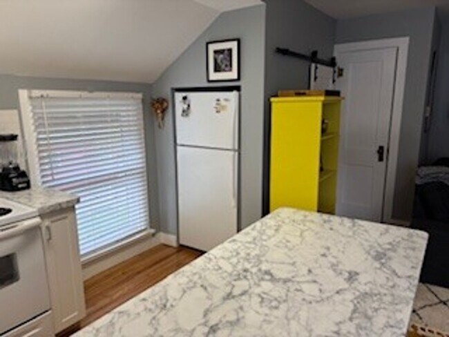 Photo - Beautiful, Spacious Studio – Fully Remodel...