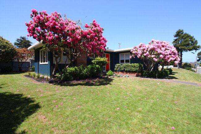 Photo - 1844 Heather Ln