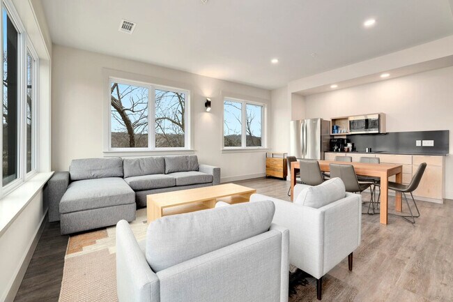 Photo - 10 Riordan Rd Unidad ID1221869P