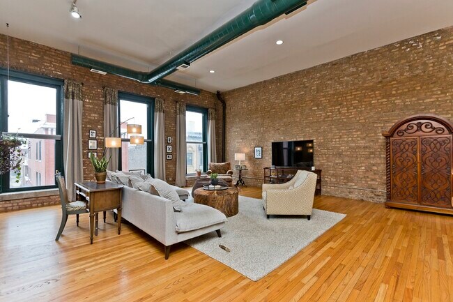 Photo - 1470 N Milwaukee Ave Unit # 03