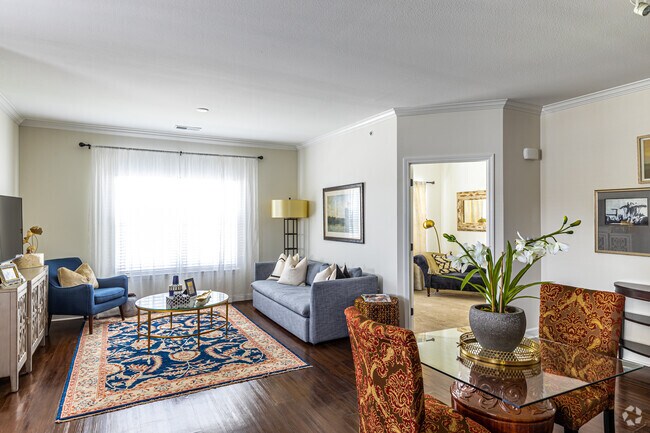 2BR, 2BA - 1380SF
