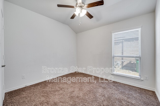 Photo - 1621 Ferguson Ln