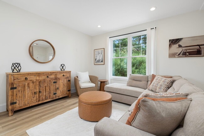 Photo - 50 S County Trl