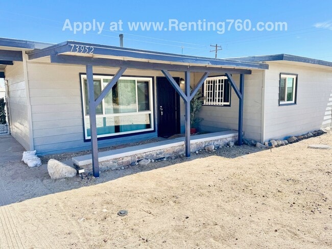 Photo - Cozy & Furnished 2 Bed 1 bath Home!