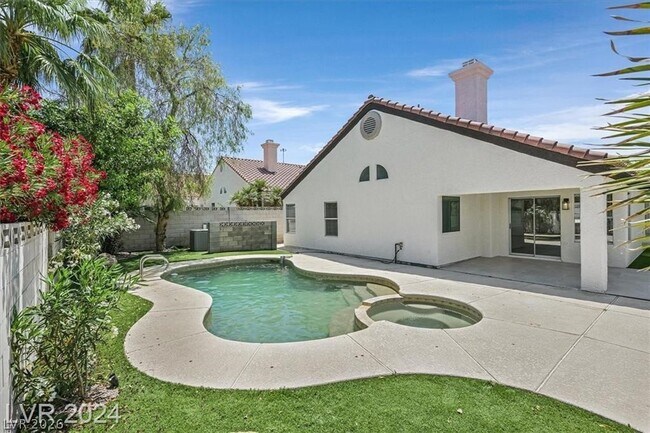 Photo - 8 Barton Spring Cir