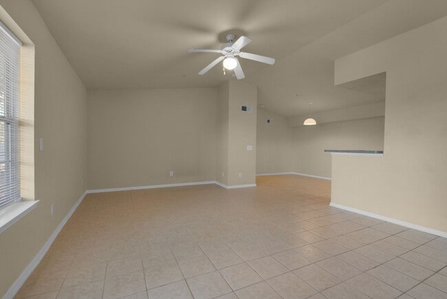 Building Photo - 4020 Dancing Cloud Ct Unit 371