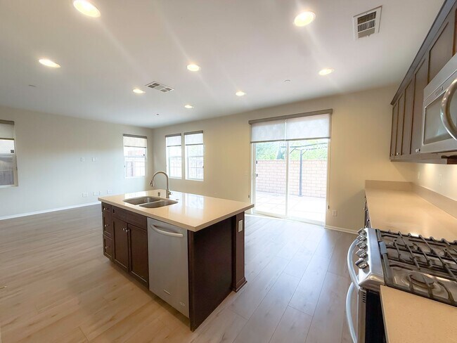 10816 Lotus Dr
