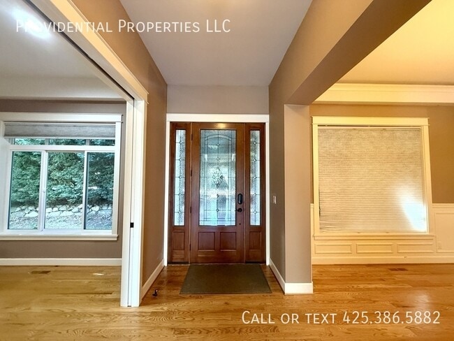Photo - 700 5th Ave S