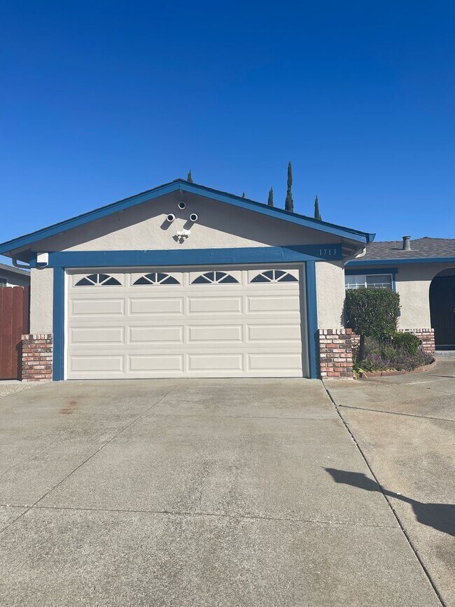 Photo - 3 bedroom 2 bath single story ranch home