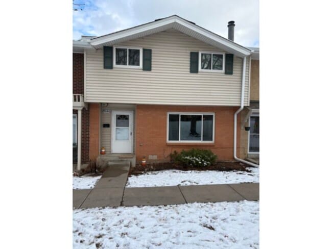 Building Photo - Cherry Creek I two story Townhome