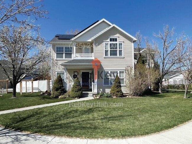 Building Photo - 1380 Single Family Home