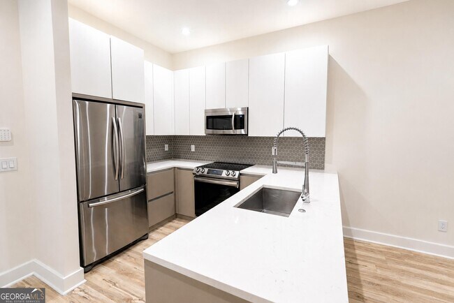 1155 Custer Ave SE Unit 108