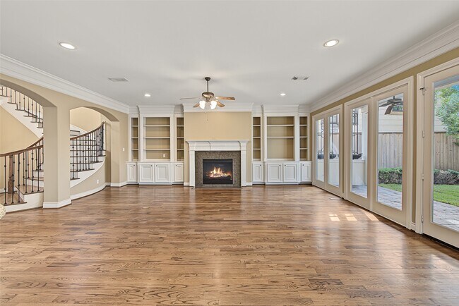 Photo - 2307 Sheridan St